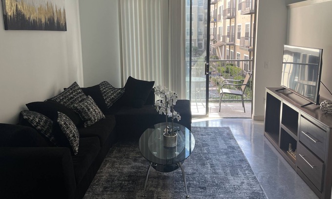 Riverside Terrace Apartamento | Loft in Houston with Lounge, Pool, Courtyard, Dog Park, Gazebo and Leisure Area
