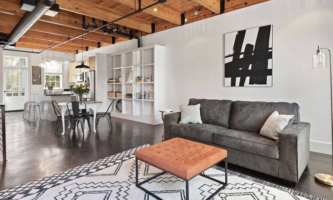 Habersham Condominio | Loft in the Heart of Habersham Marketplace, Beaufort