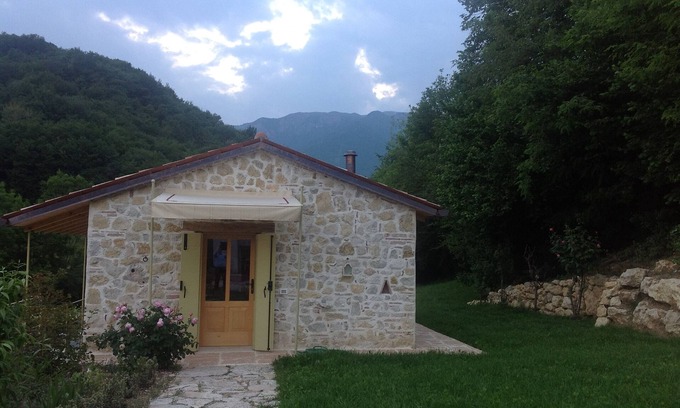 Castelcucco Chalet De Esquí | Loft en el bosque, en las colinas cerca de Asolo, a una hora en coche de Venecia.