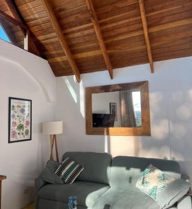 Sao Roque Chalet De Esquí | Loft in the Woods in São Roque!