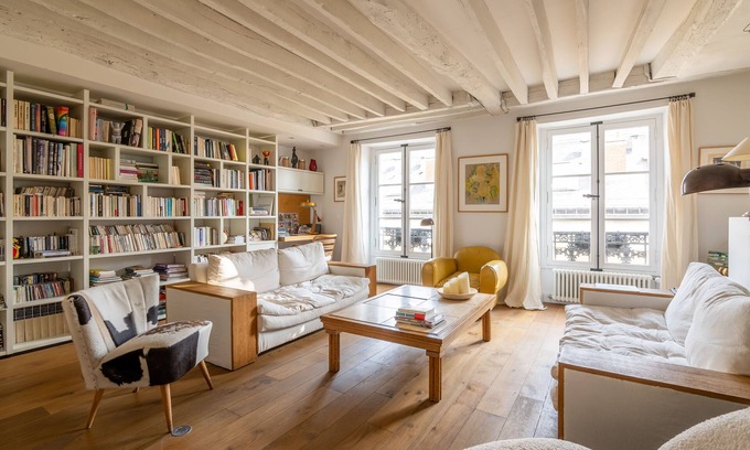 Saint-Germain-des-Pres Apartamento | Loft Living on Luxembourg, by Veeve