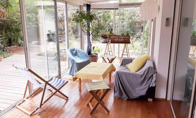 Hopitaux-Facultes Casa | Loft Lumineux, Jardin et Piscine Privés et Barbecue