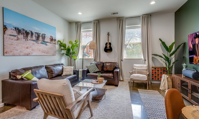 Midtown Cabaña | Lofts At 30th - Urban Lodge - Mins to Broadway!