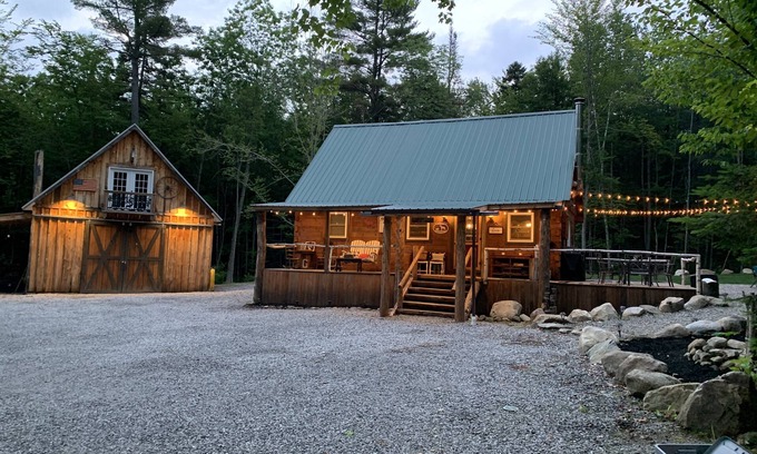 Rumney Casa | Log Cabin in the Woods