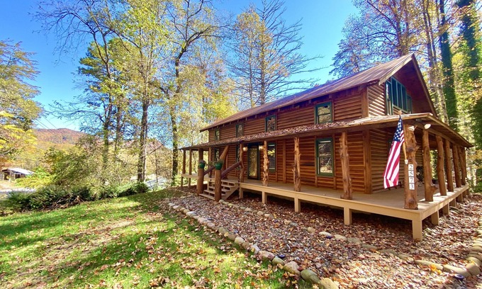 Tiger Cabina | Log Cabin in Tiger, GA