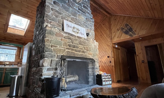 Mount Holly Cabina | Log Cabin Minutes from Jackson Gore and Okemo Mountain!!!!!!!
