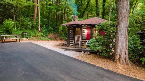 Woodfin Cabina | Log Cabin Motor Court