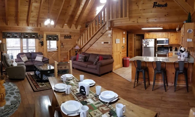 Pigeon Forge Cabina | Gran cabaña, excelente ubicación, excelentes tarifas, excelentes críticas