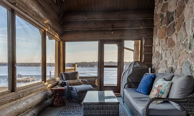 Pentwater Casa | Log Cabin on the Lake