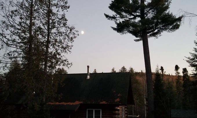 Lutsen Cabina | Log Cabin, Private lake, Superior National Forest