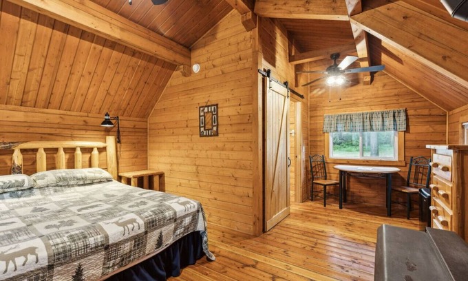 Grantsdale Cabina | Log Cabin Retreat in the Montana Wilderness