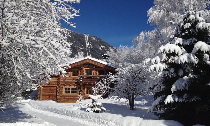Chamonix-Mont-Blanc Chalet De Esquí | Log cabin, sleeps 6, beautiful view of Mont Blanc with large terrace