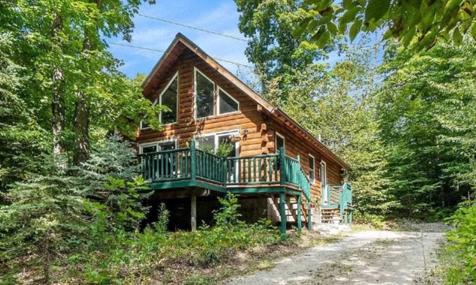 Mancelona Cabina | Log cabin, Schuss Mtn, solo stove, fireplace