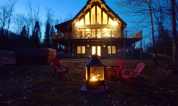 Labelle Chalet De Esquí | Log Cottage con 4 dormitorios, 3 baños, bañera de hidromasaje - 30 min de Mont Tremblant