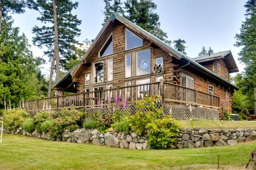 Lopez Island Casa | Log Home on Lopez-Spencer Spit