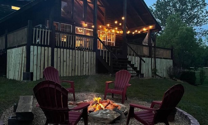 Tellico Plains Casa | Log Home Sanctuary