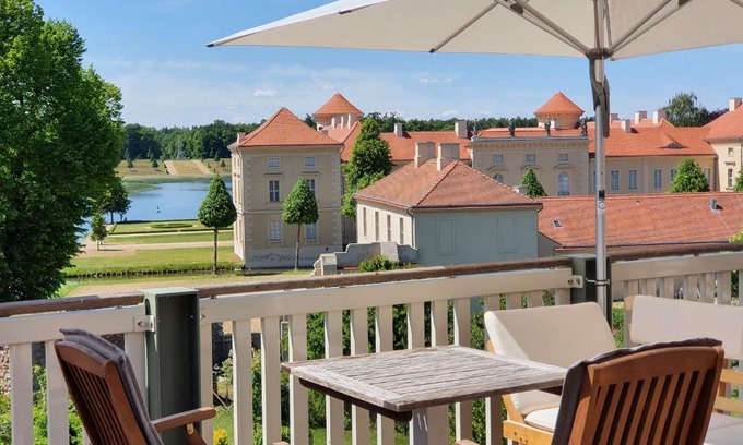 Rheinsberg Apartamento | LoggiaHaus am Schloss, 5 Ferienwohnungen, teils mit Schloss- und Seeblick