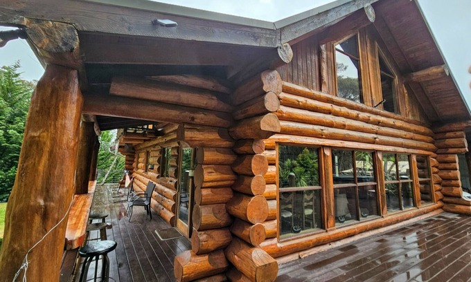 Dales Creek Casa | Loghome Getaway