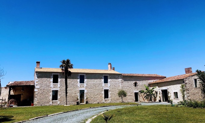 Saint Ouen d'Aunis Casa | Logis d'aventon <>Magnificent residence 10' from La Rochelle