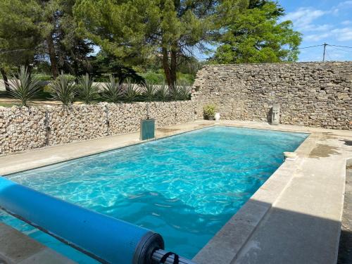 Saint-Julien-les-Rosiers Apartamento | logis dans ancien relais de poste