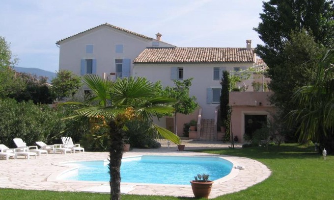 Nyons Hotel | Logis Hôtel La Bastide des Monges