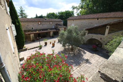 Grospierres Hotel | Logis Hôtel Restaurant Gîte La Bastide du Vébron