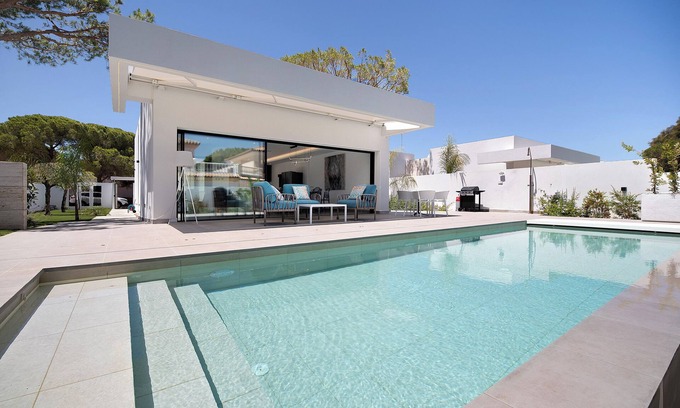Poblado Sancti Petri Villa | Lola Sea Villa con piscina privada, gimnasio y Wi-Fi