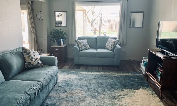 Woodward Casa | Lola's on Maple: actualizado, moderno, cómodo, acogedor y relajante.