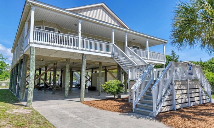 Long Bay Estates Casa | Lollipops Beach House - Four Bedroom, Three Bath, Private Pool in Long Bay
