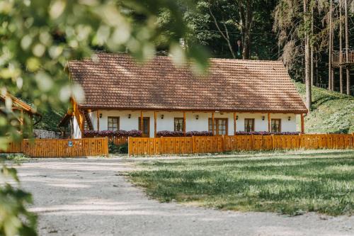 Lacu Rosu Casa | LOLO Park Resort