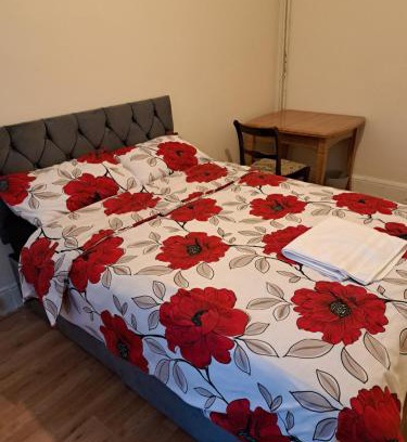 Loxford Casa | London Ilford town house