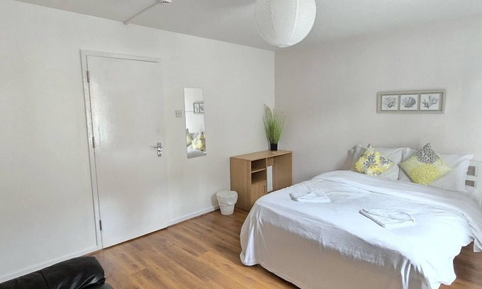 Stepney Green Apartamento | London Whitechapel Stay - 7 Minute walk from Aldgate Station