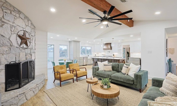 McKinney Casa | Lone Star Getaway - 5BD/3BA w Game Room & Backyard