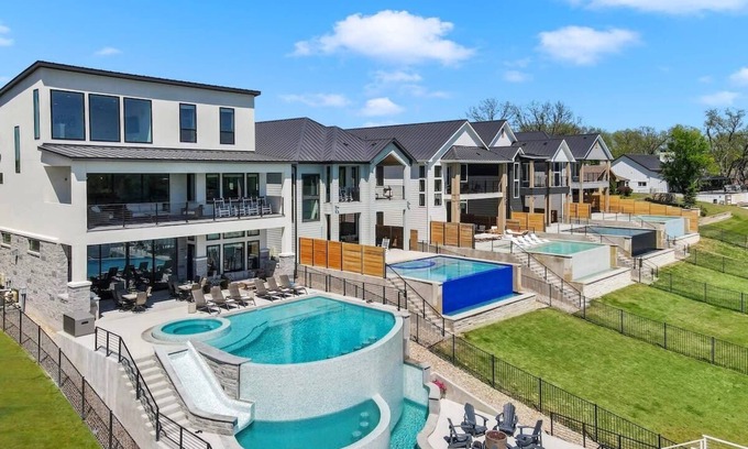Kingsland Casa | Lone Star Landing II | Concierge Services