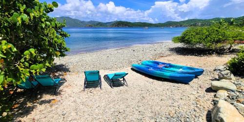 Estate Hansen Bay Villa | Long Bay Beach Villa - Beachfront Luxury Villa w Private Pool, Solar & Battery Backup