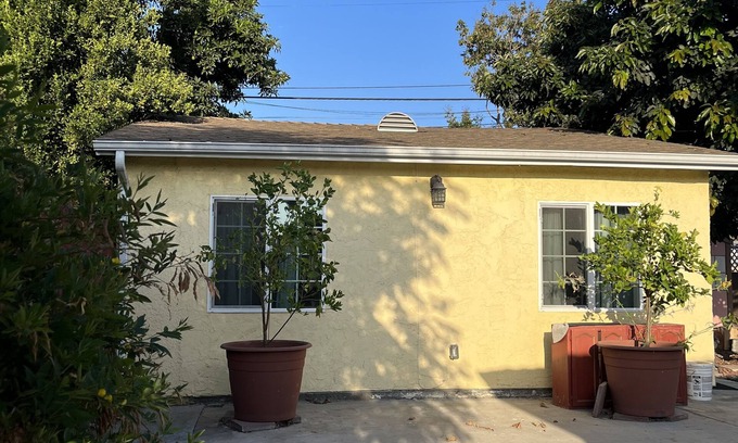 Harbor Cabaña | Long Beach Backyard Guesthouse
