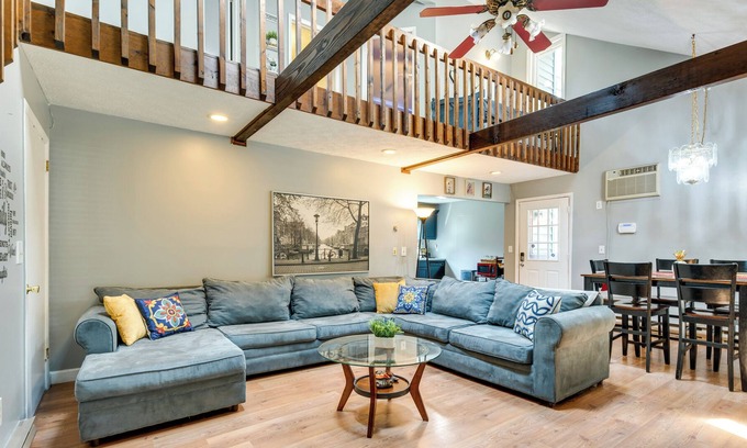 Long Pond Cabina | Long Pond Retreat w/ Deck & Fireplace!