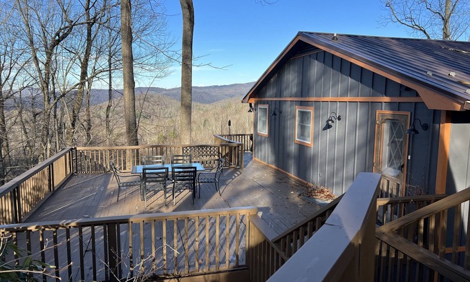 Frank Casa | Long range views. Sleeps 10! Hot tub, game tables and close to everything!