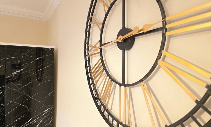 Ponders End Casa | Long Stay Friendly North London Holiday Home + Driveway, BBQ, Jacuzzi Hot Tub