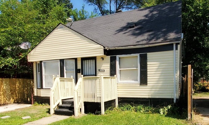 Detroit Casa | Long stay - Spacious 3 bedroom with 3 full bath