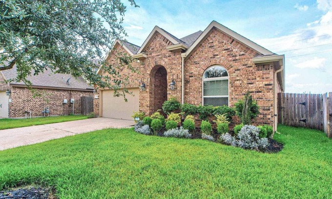 Cypress Casa | Long stay Special｜Large Fenced Backyard #41228
