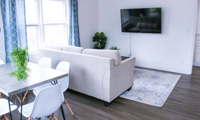 Liberty Wells Apartamento | Long Stays Welcome! Bright 2 Bed, has W/D