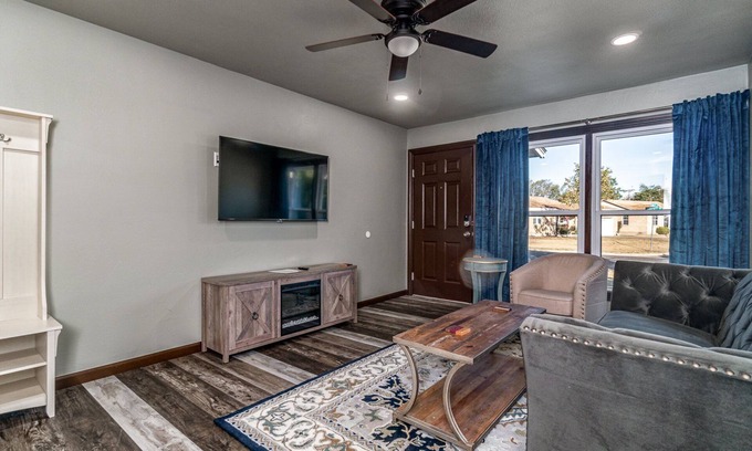 Amarillo Casa | Long Term- Medical District- Travel Nurses- Unit A