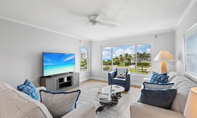 Longboat Key Condominio | Longboat Arms #302C by RVA