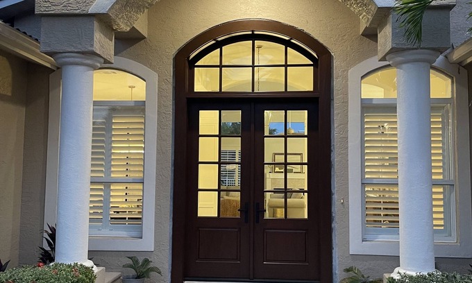 Longboat Key Casa | Longboat Key home on the canal and a 5 minute walk to the beach