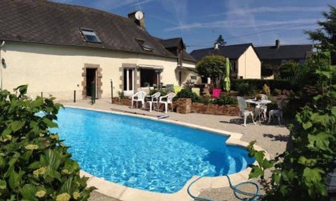 La Croix-Avranchin Cabaña | Longere avec piscine proche du Mont St Michel