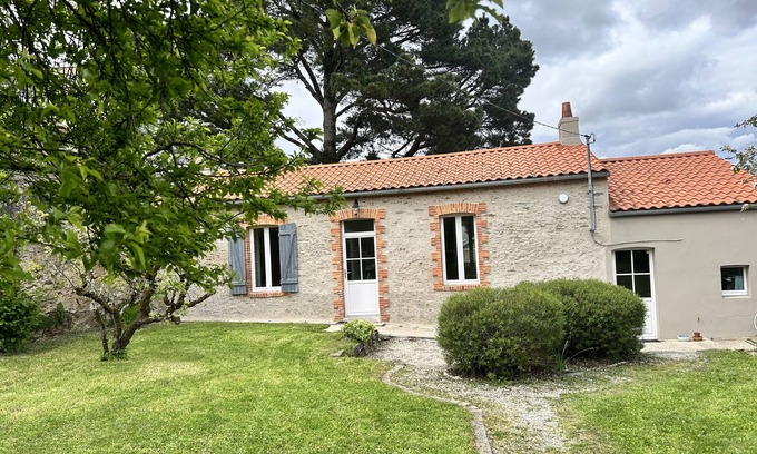 Pornic Casa | Longère on wooded grounds 2 steps from the port and thalasso (2 bedrooms, bathroom)