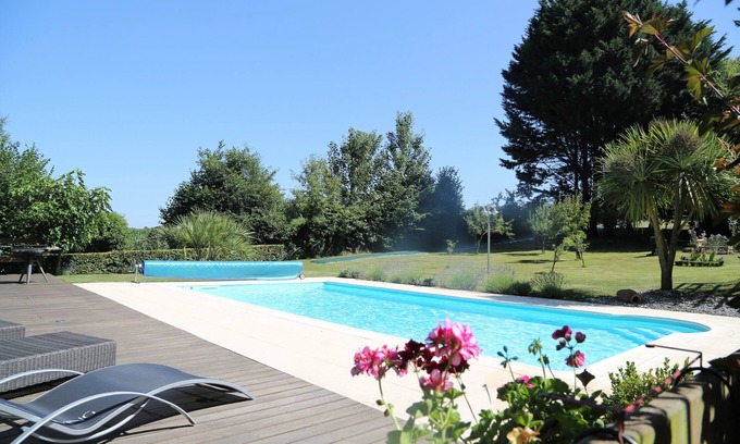 Saint-Gonnery Otro | Longere con piscina climatizada