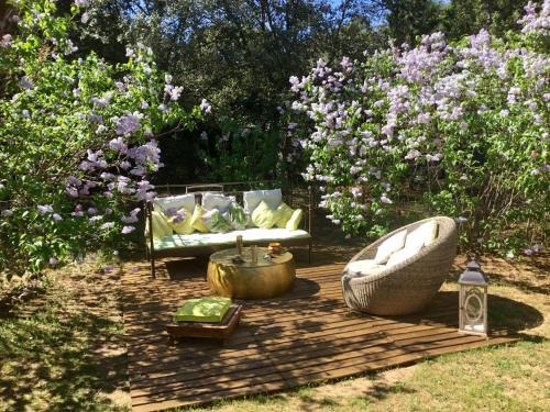 Sillans-la Cascade Cama Y Desayuno | Longo Maï