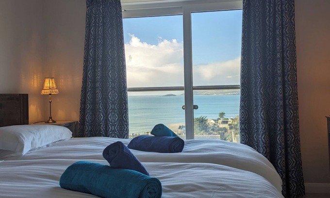 Downderry Cabaña | Looe Island View